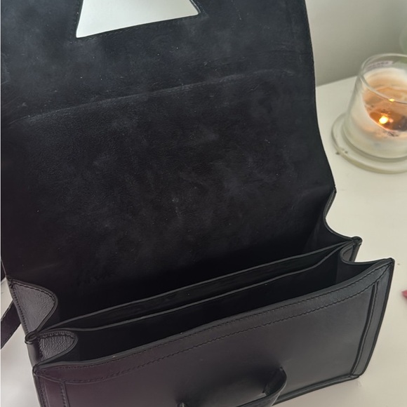 Loewe Barcelona medium Black Leather Shoulder Bag - Picture 4 of 6